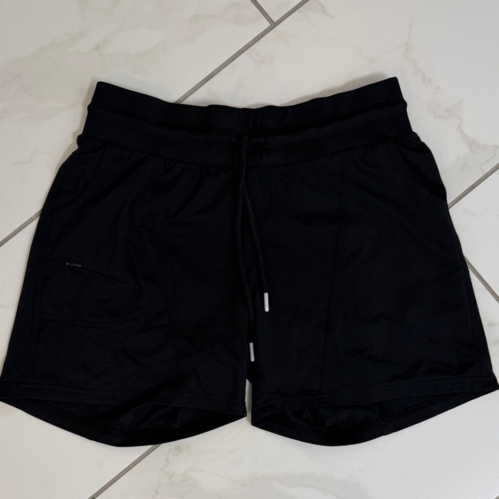 ZYIA Active Black Athletic Shorts size large
